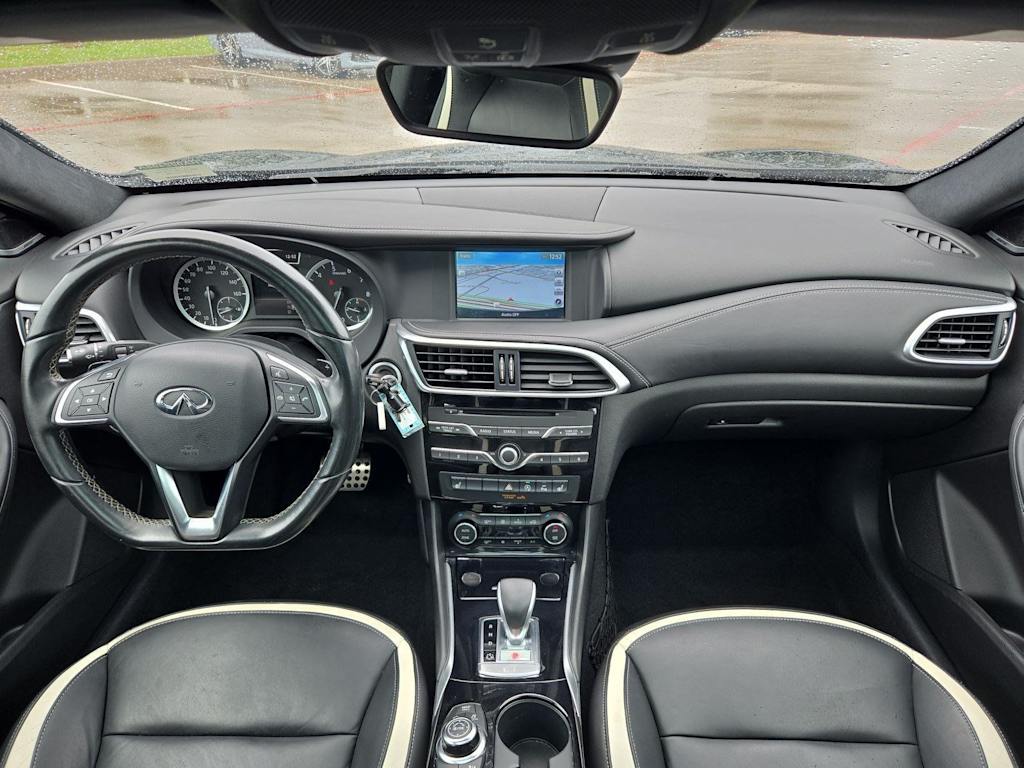 Thumbnail: 2017 INFINITI QX30 - 9