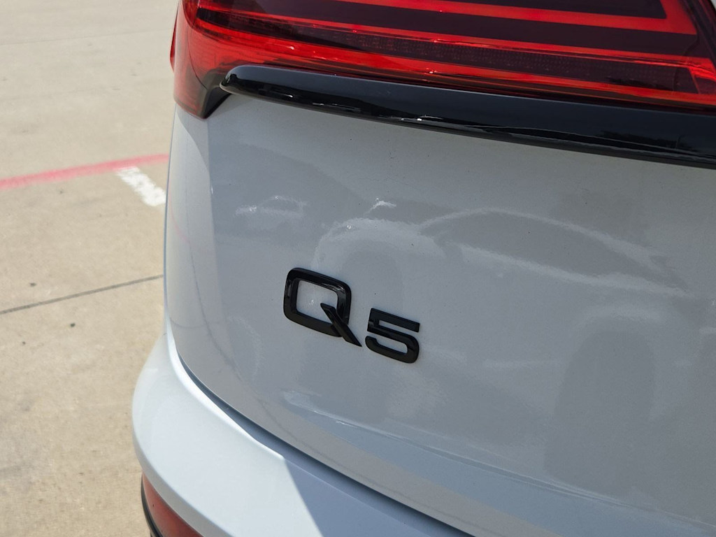 Thumbnail: 2025 Audi Q5 - 7