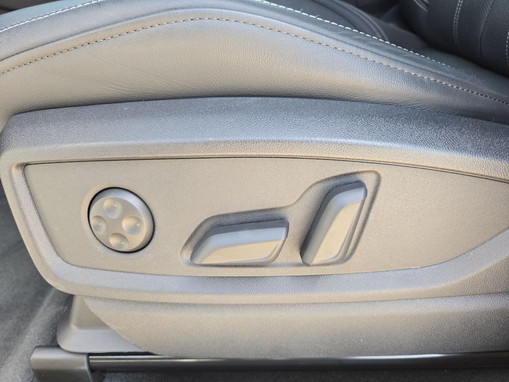 Thumbnail: 2025 Audi Q5 - 22