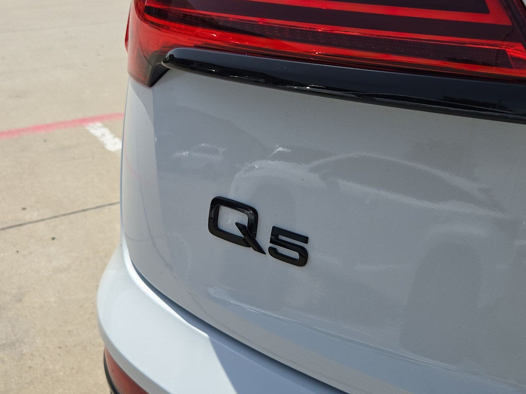 Thumbnail: 2025 Audi Q5 - 7