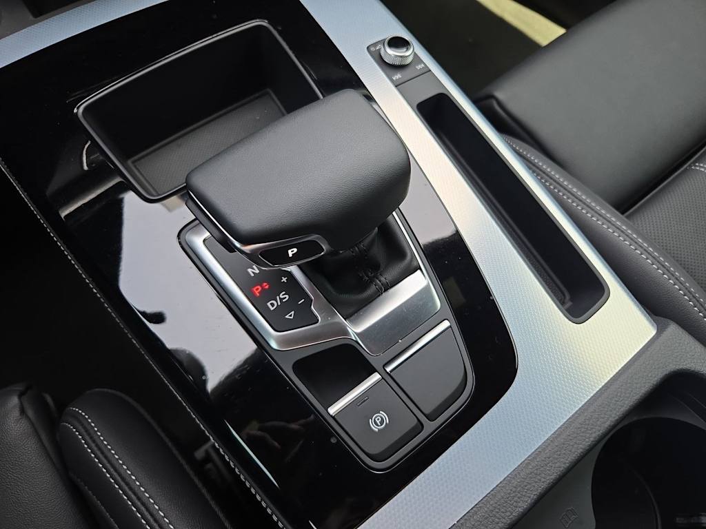 Thumbnail: 2025 Audi Q5 - 33