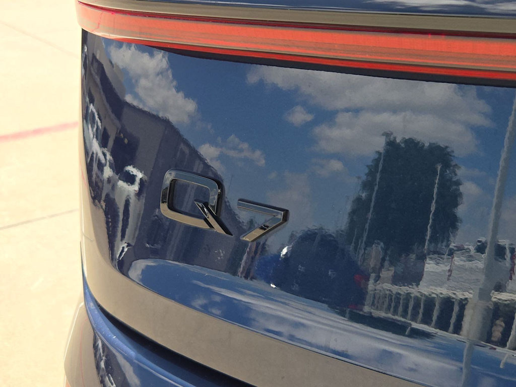 Thumbnail: 2023 Audi Q7 - 7
