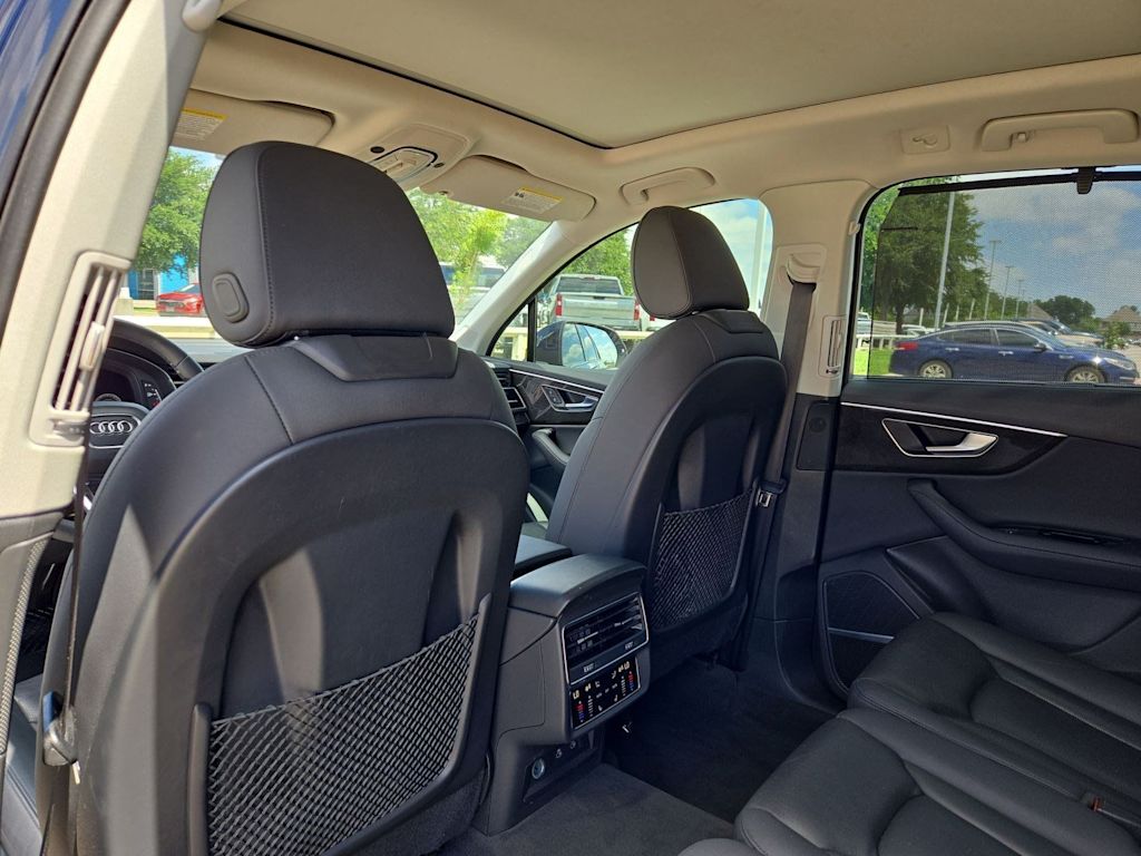 Thumbnail: 2023 Audi Q7 - 27