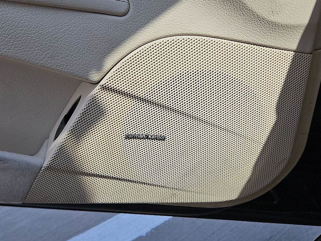Thumbnail: 2006 Mercedes-Benz E-Class - 33