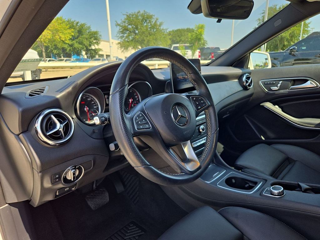 Thumbnail: 2018 Mercedes-Benz GLA - 22