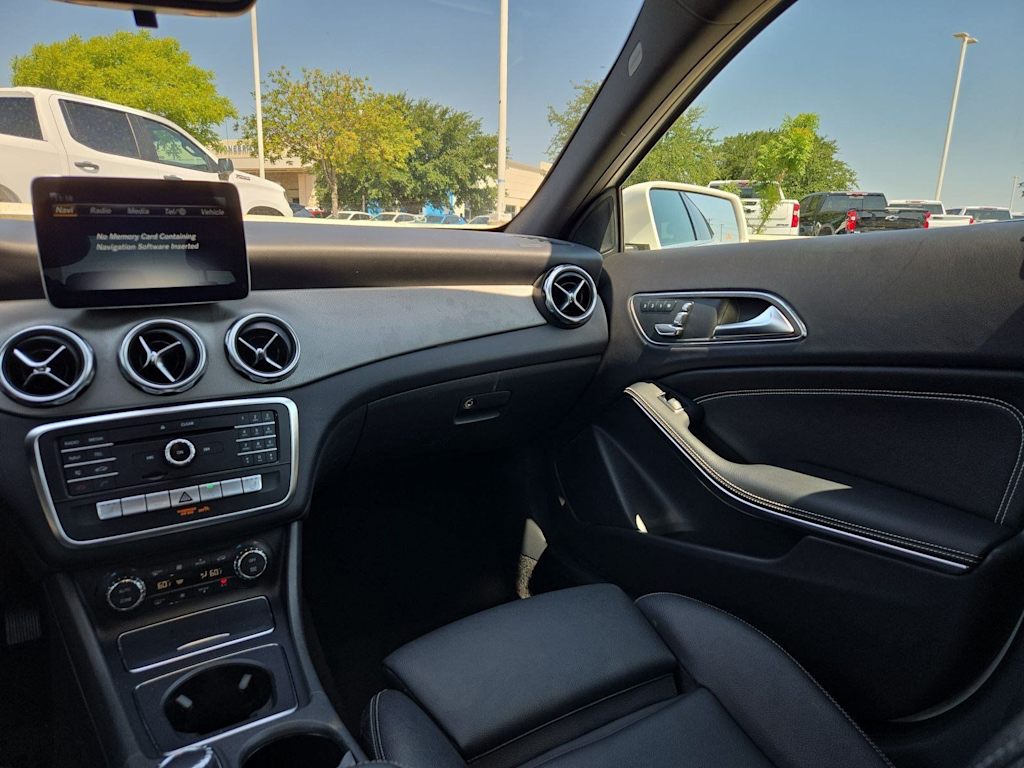 Thumbnail: 2018 Mercedes-Benz GLA - 14