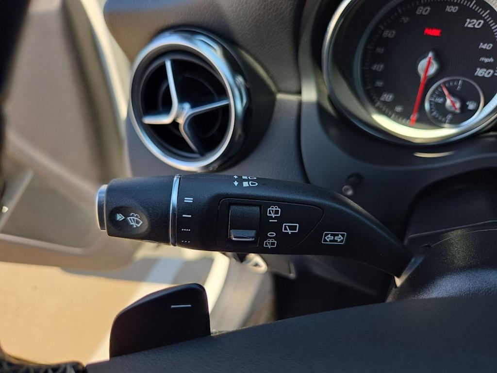 Thumbnail: 2018 Mercedes-Benz GLA - 38