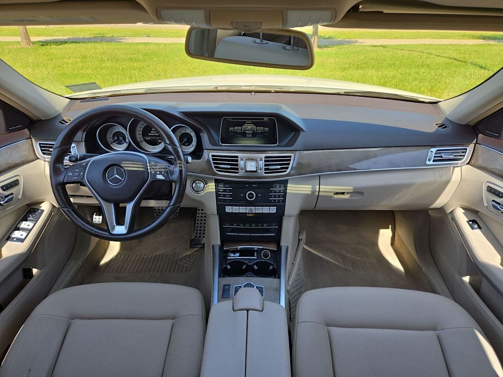 Thumbnail: 2016 Mercedes-Benz E-Class - 9