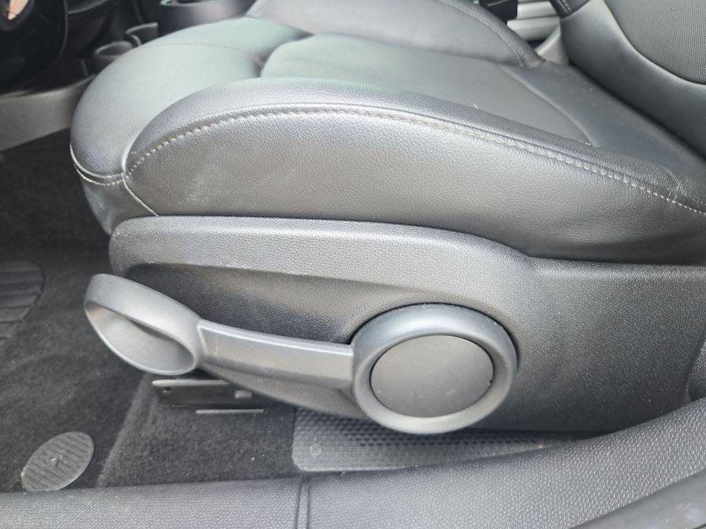 Thumbnail: 2014 MINI Cooper Countryman - 24