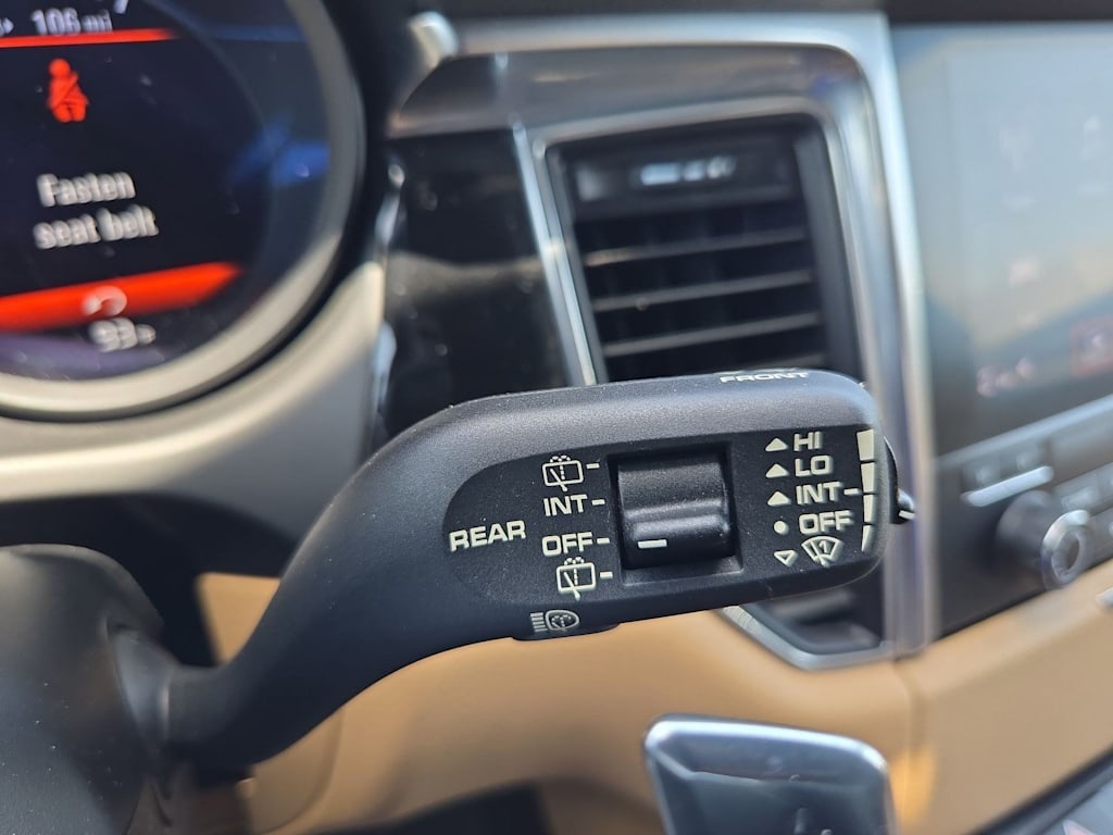 Thumbnail: 2018 Porsche Macan - 30