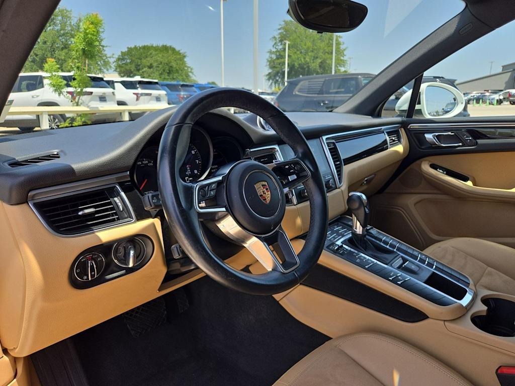Thumbnail: 2018 Porsche Macan - 2