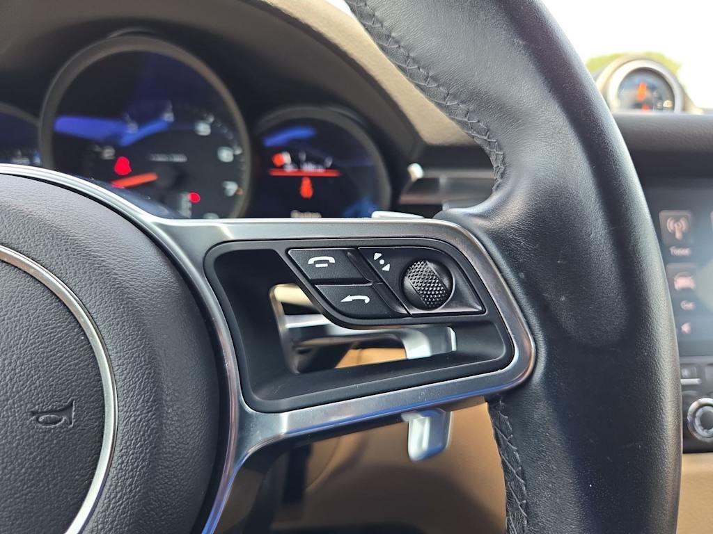 Thumbnail: 2018 Porsche Macan - 29