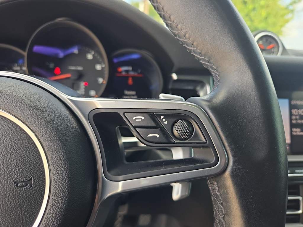 Thumbnail: 2020 Porsche Macan - 30