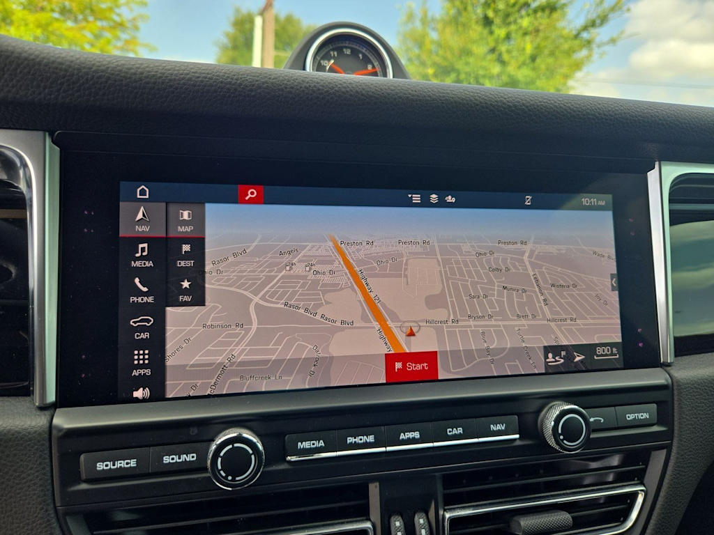 Thumbnail: 2020 Porsche Macan - 32