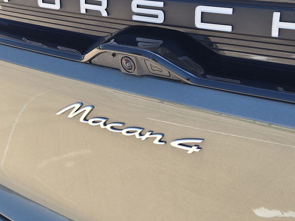 Thumbnail: 2025 Porsche Macan - 22