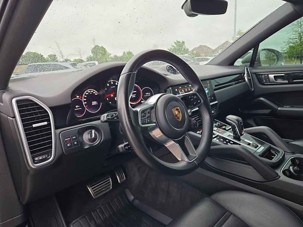 Thumbnail: 2022 Porsche Cayenne - 2