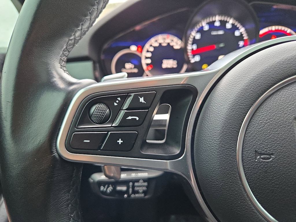 Thumbnail: 2022 Porsche Cayenne - 28