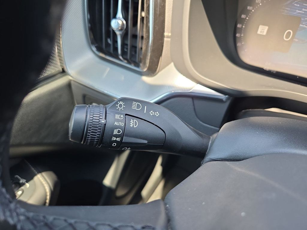 Thumbnail: 2022 Volvo XC60 - 30
