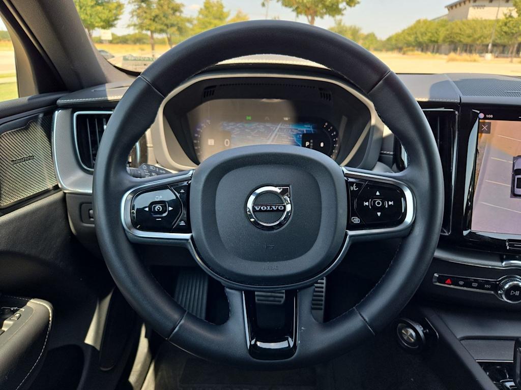 Thumbnail: 2022 Volvo XC60 - 13