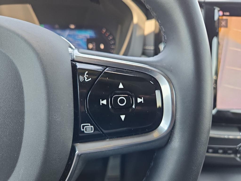 Thumbnail: 2022 Volvo XC60 - 29