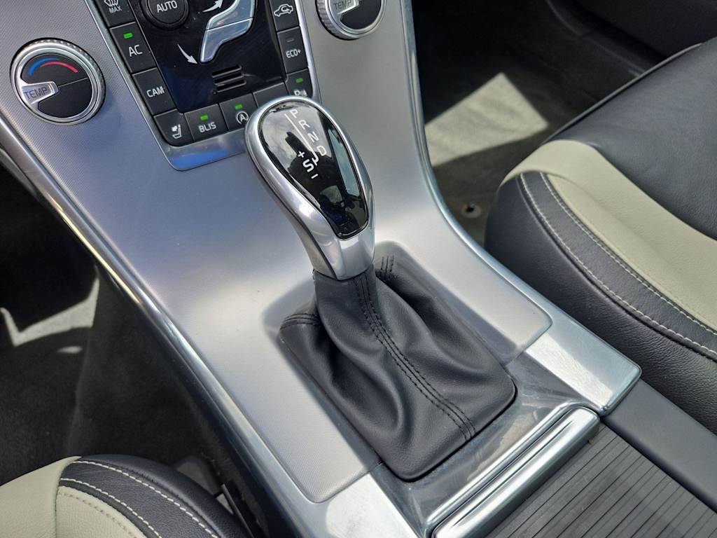 Thumbnail: 2017 Volvo XC60 - 15