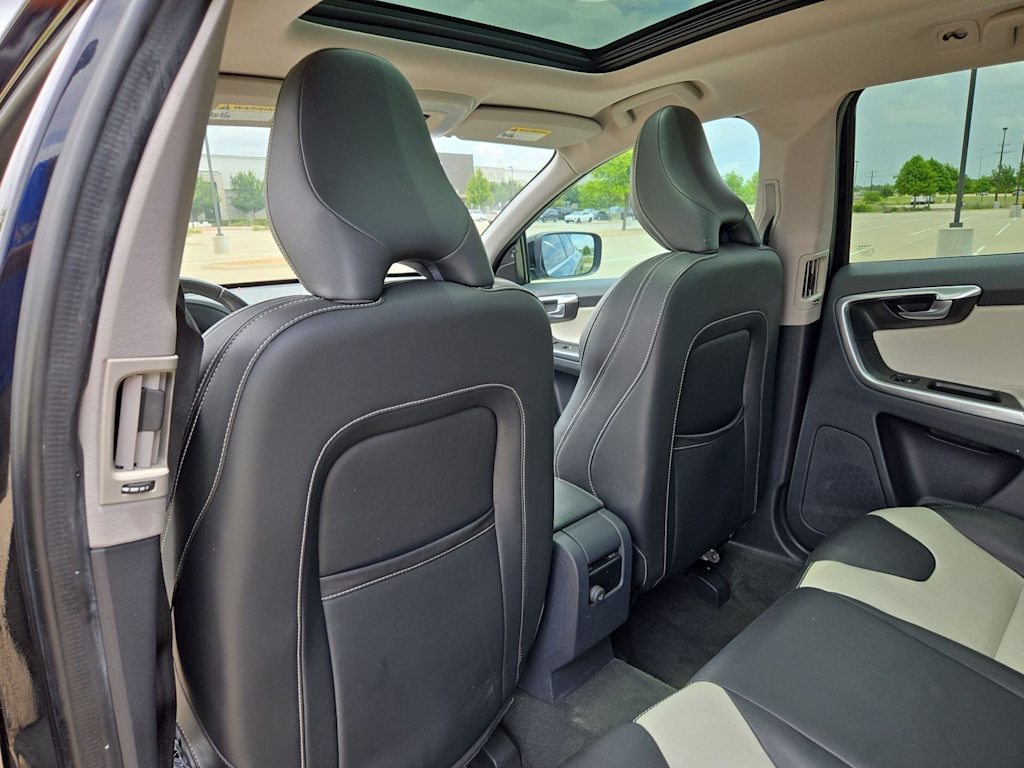 Thumbnail: 2017 Volvo XC60 - 12
