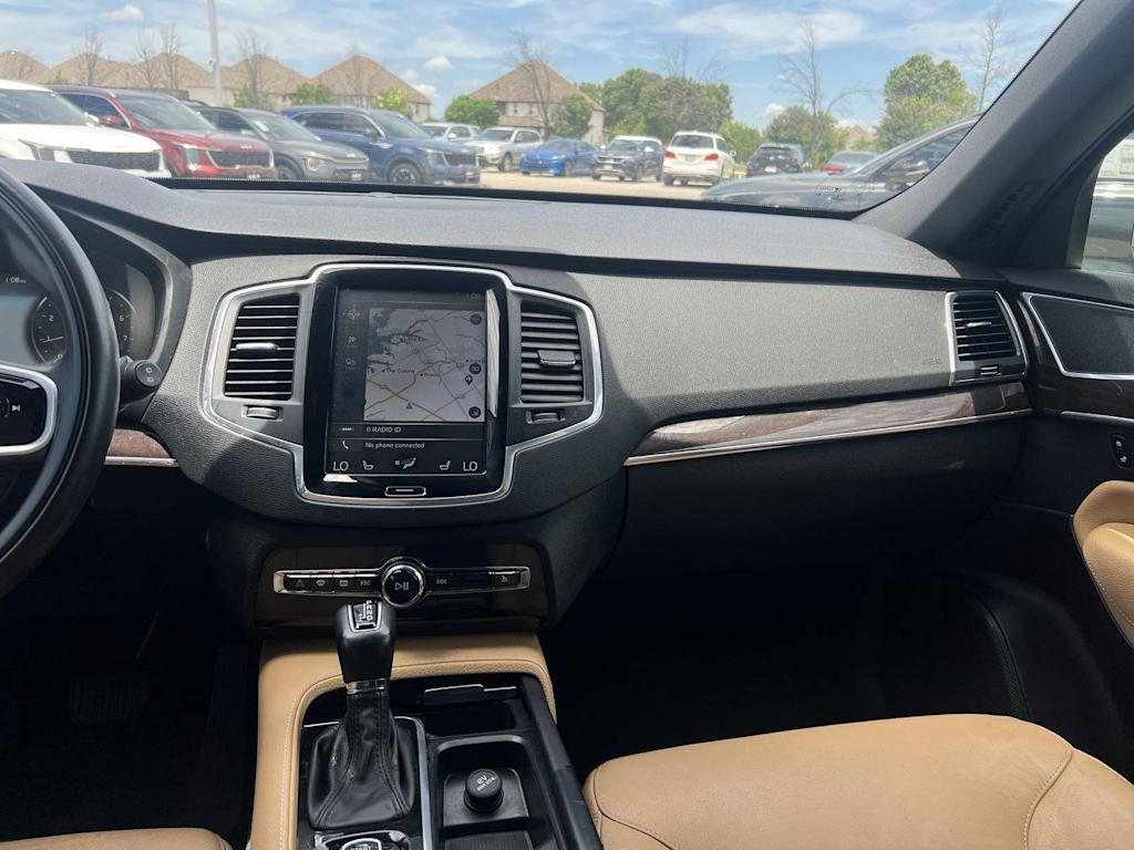 Thumbnail: 2019 Volvo XC90 - 14