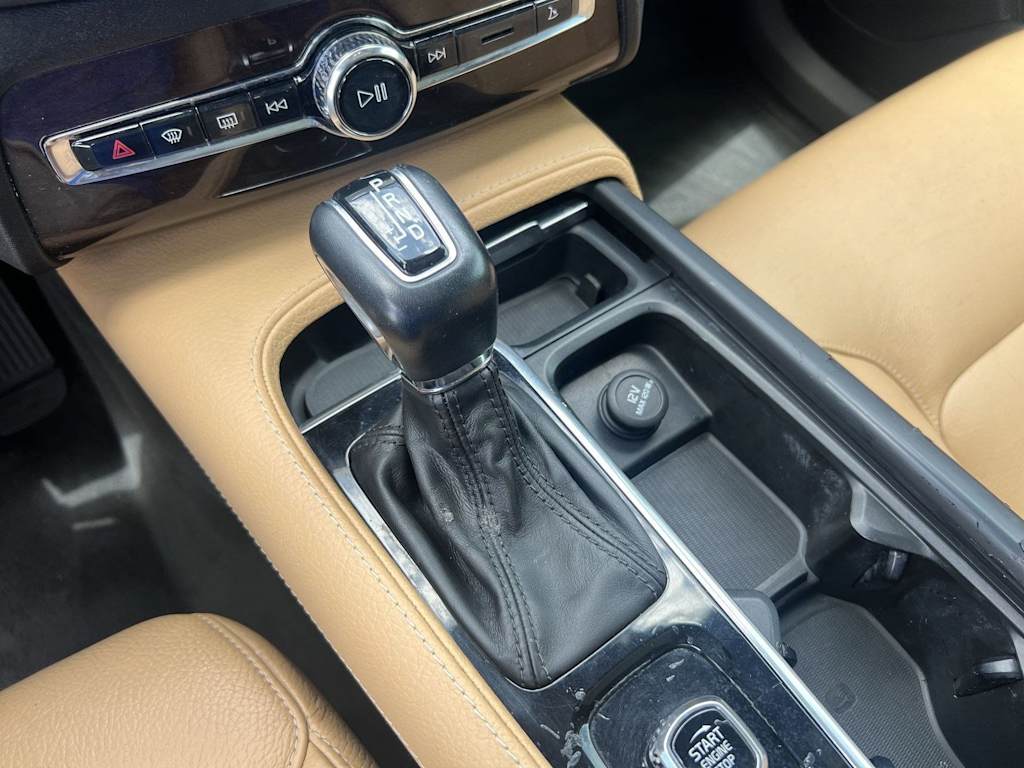 Thumbnail: 2019 Volvo XC90 - 41