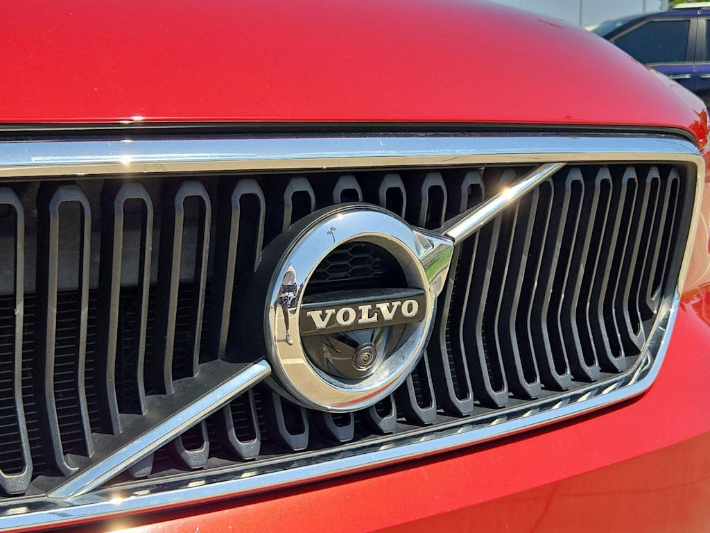 Thumbnail: 2022 Volvo XC40 - 7