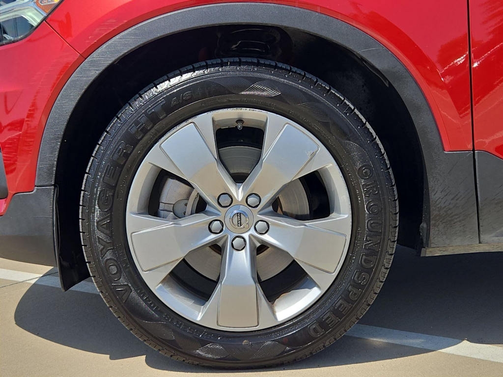 Thumbnail: 2022 Volvo XC40 - 8