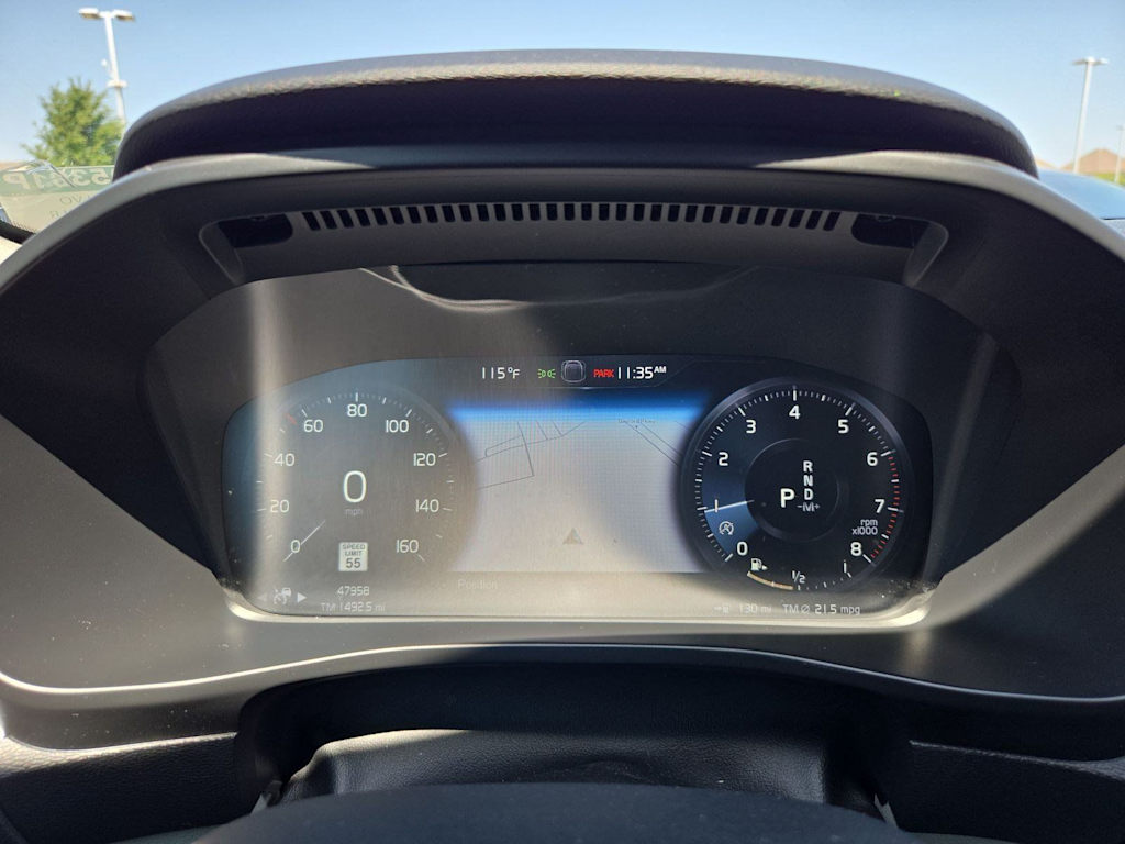 Thumbnail: 2022 Volvo XC40 - 16
