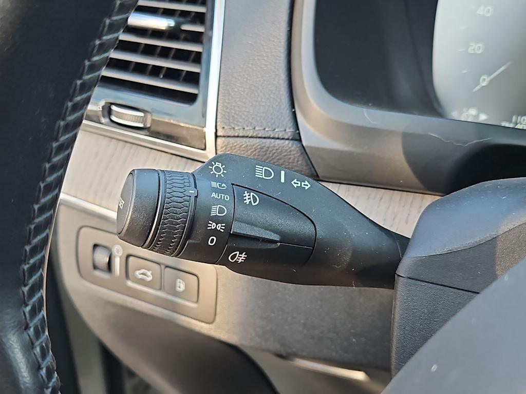 Thumbnail: 2020 Volvo XC90 - 16