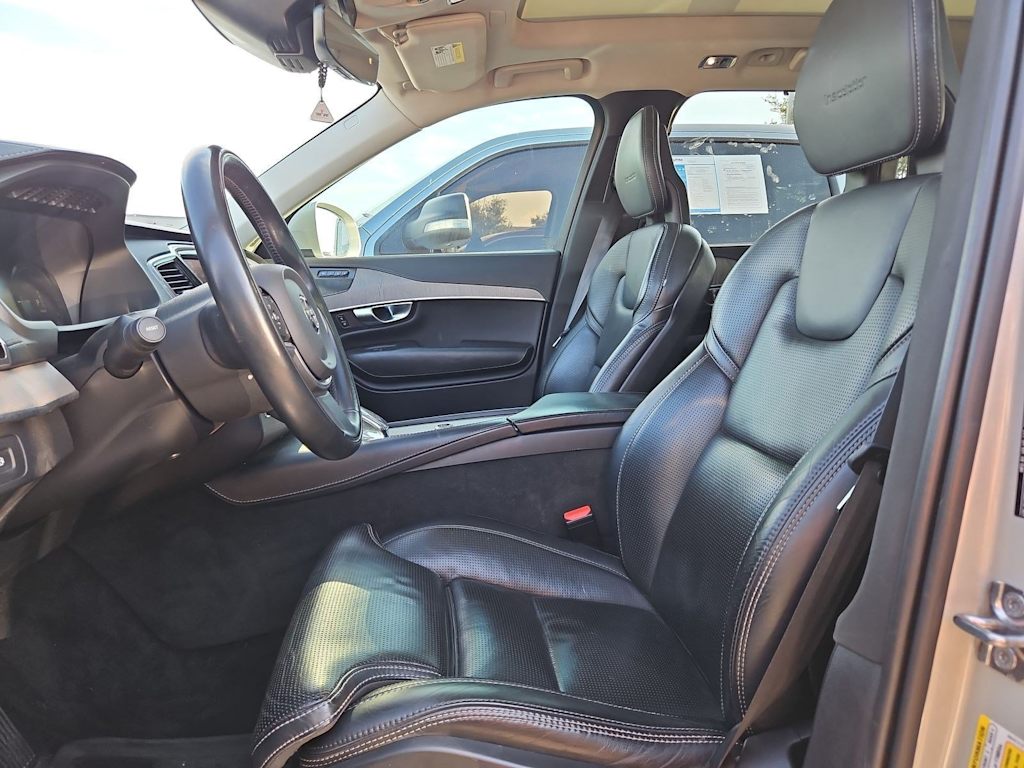 Thumbnail: 2020 Volvo XC90 - 10