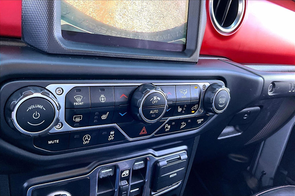 Thumbnail: 2020 Jeep Wrangler - 24