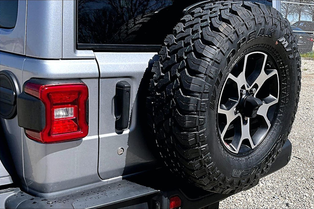 Thumbnail: 2020 Jeep Wrangler - 14