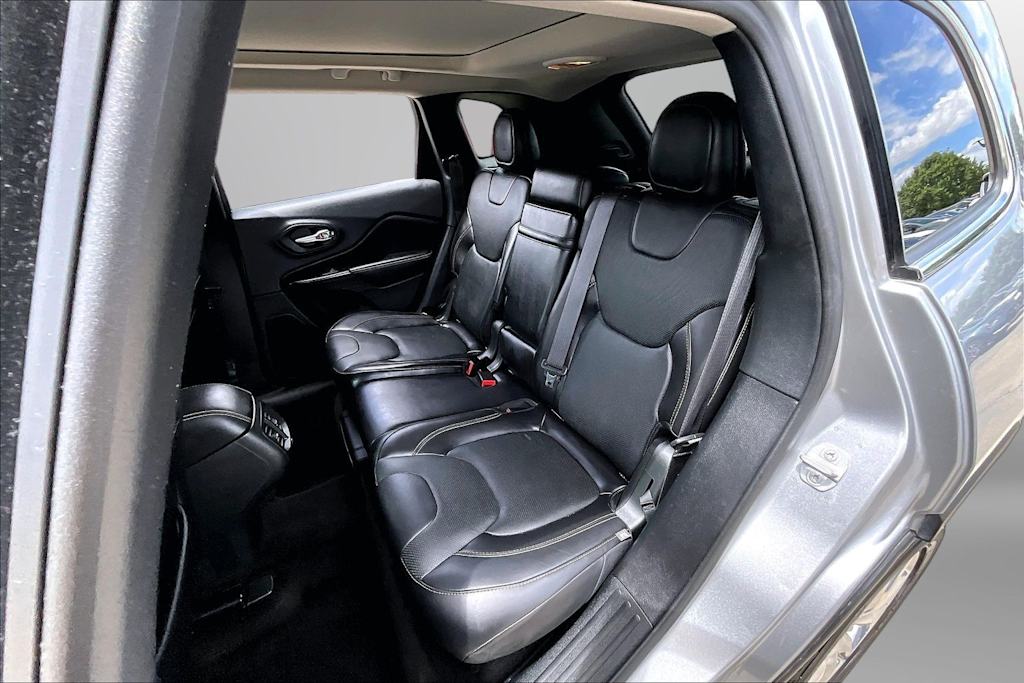 Thumbnail: 2015 Jeep Cherokee - 12