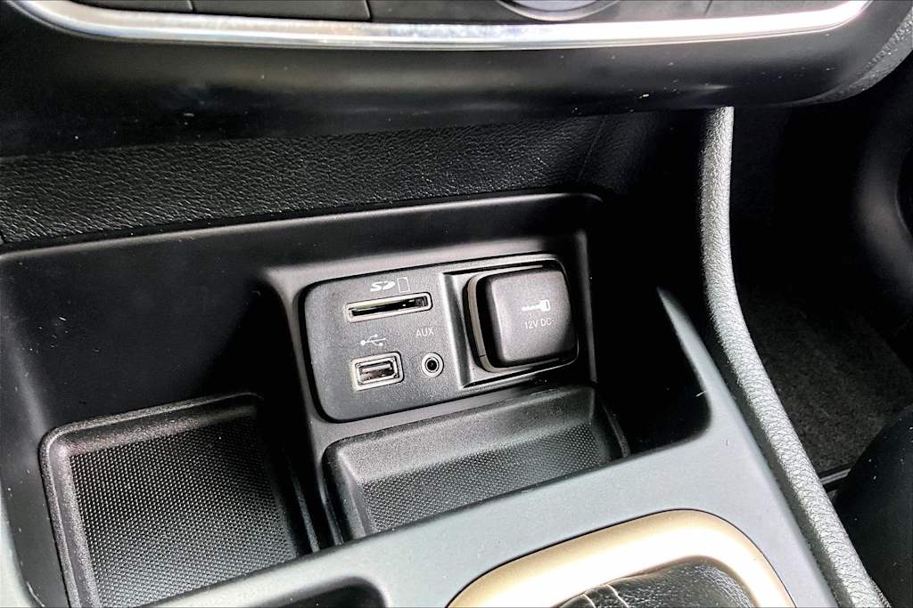 Thumbnail: 2015 Jeep Cherokee - 25