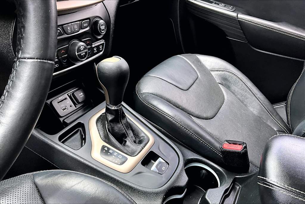 Thumbnail: 2015 Jeep Cherokee - 15