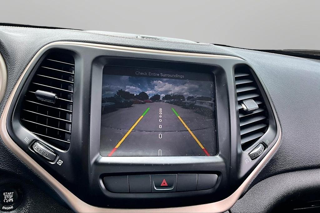 Thumbnail: 2015 Jeep Cherokee - 24