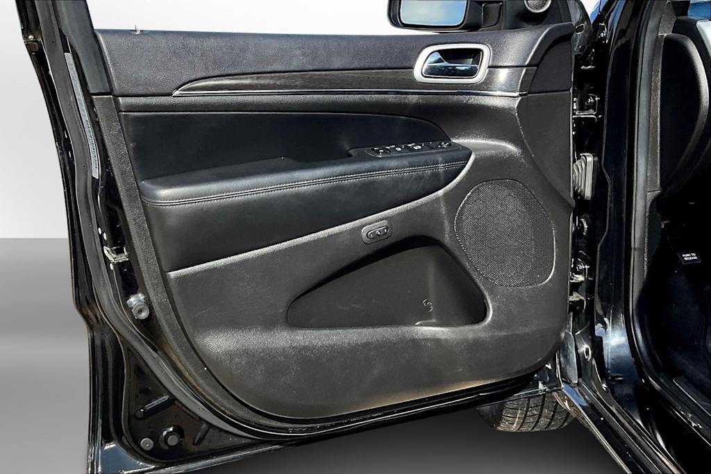 Thumbnail: 2018 Jeep Grand Cherokee - 23