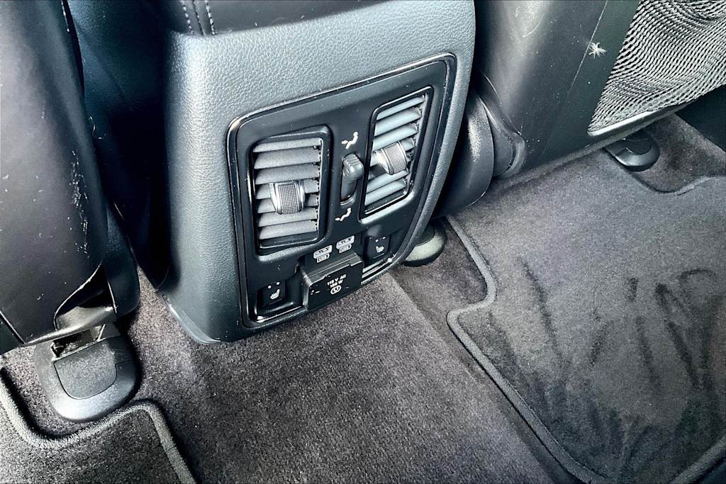 Thumbnail: 2018 Jeep Grand Cherokee - 11