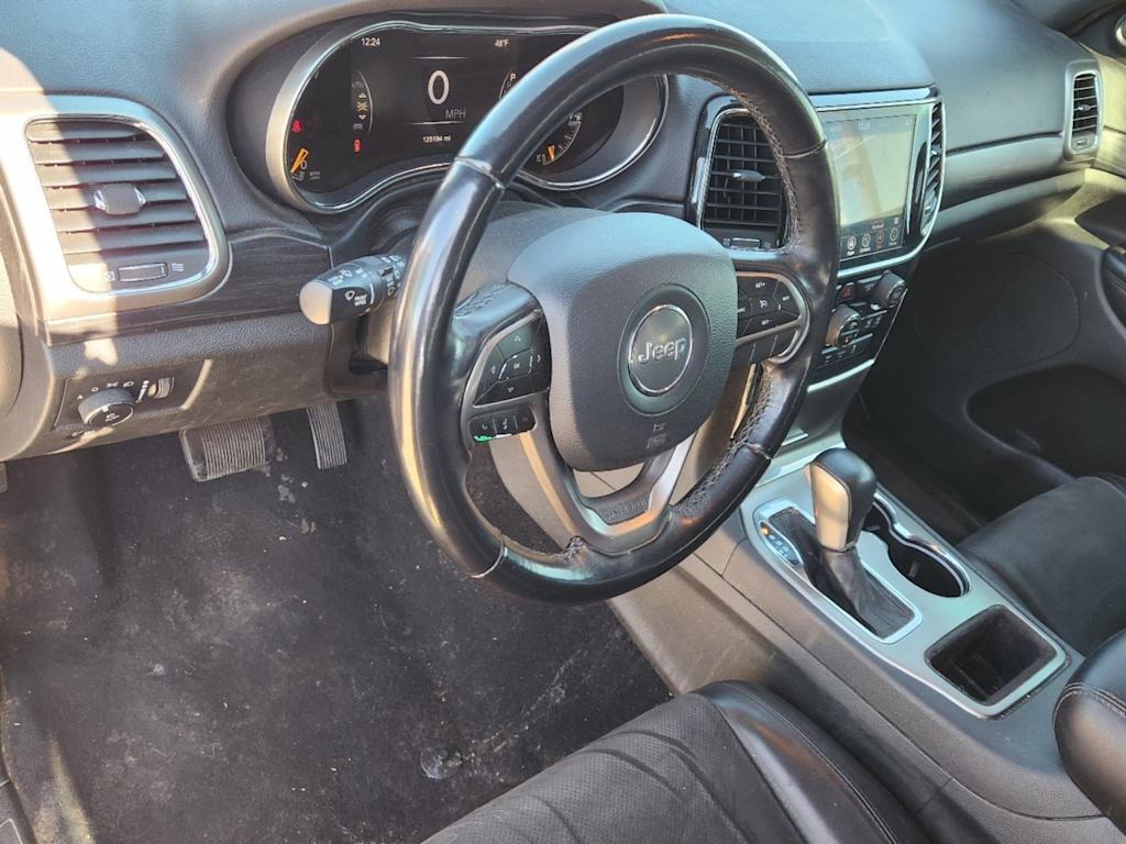 2019 Jeep Grand Cherokee Laredo 2