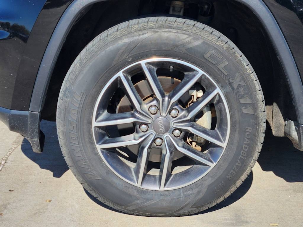 2019 Jeep Grand Cherokee Laredo 20