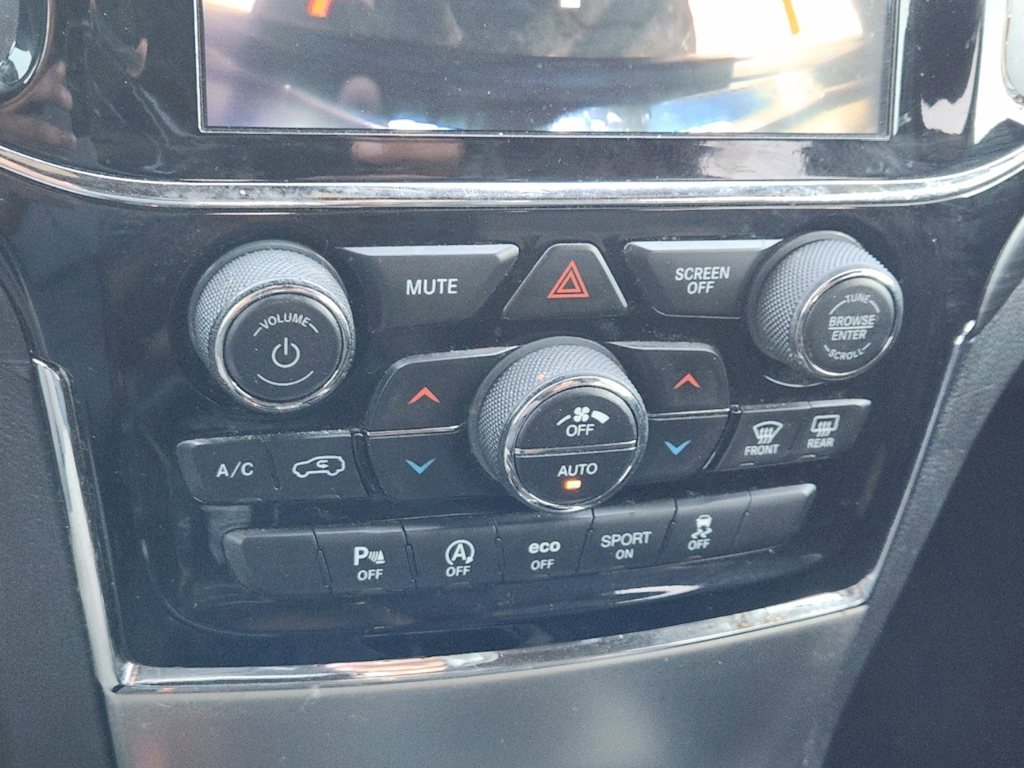 2019 Jeep Grand Cherokee Laredo 24