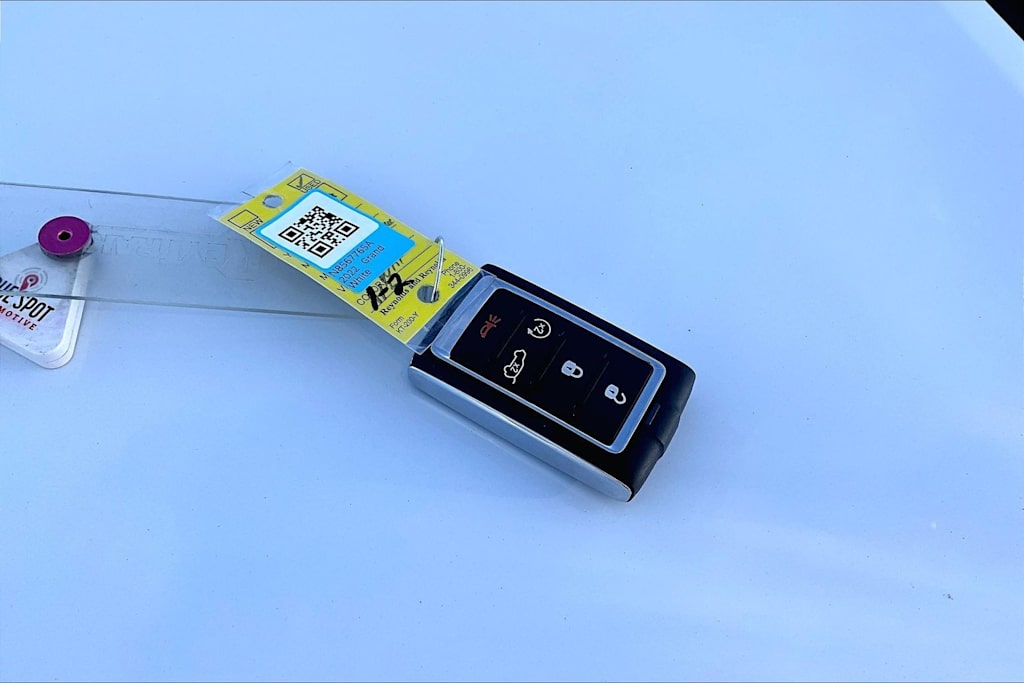 Thumbnail: 2022 Jeep Grand Cherokee L - 17