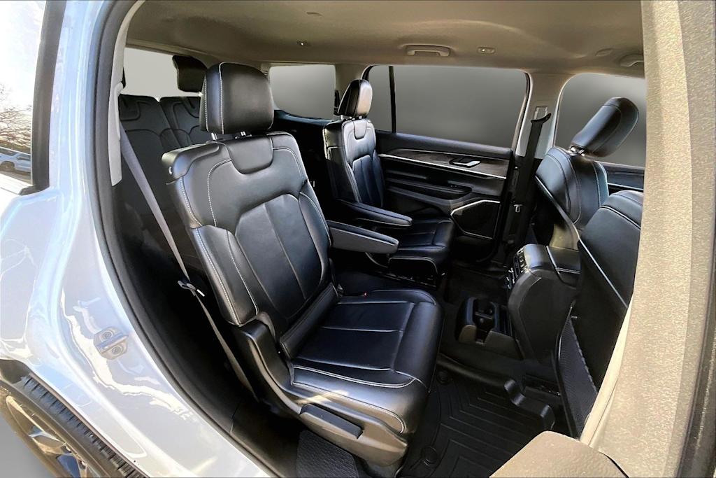 Thumbnail: 2022 Jeep Grand Cherokee L - 28