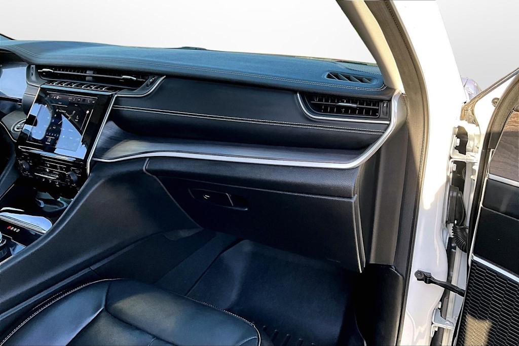 Thumbnail: 2022 Jeep Grand Cherokee L - 19