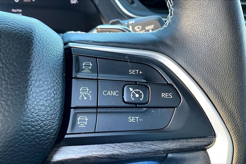 Thumbnail: 2022 Jeep Grand Cherokee L - 23