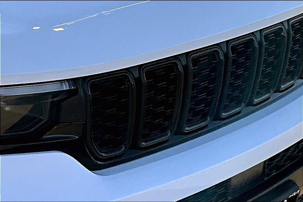 Thumbnail: 2022 Jeep Grand Cherokee L - 30
