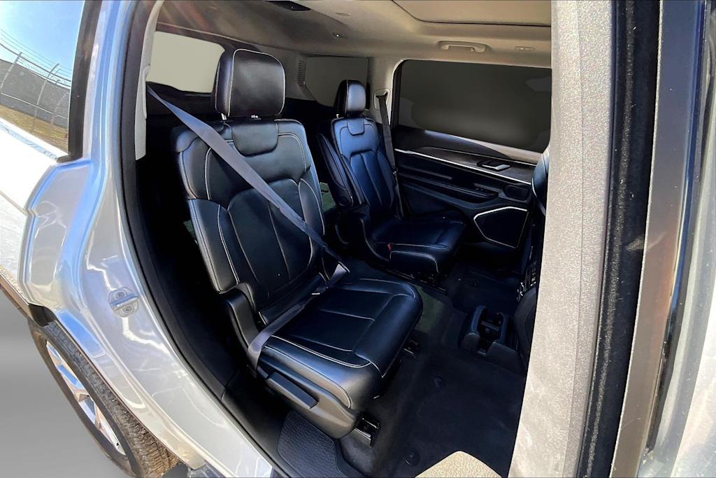 Thumbnail: 2021 Jeep Grand Cherokee L - 28